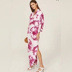 S/W/F
Magenta Tie Dye Plunge Dress in size. XS but fits up to small.